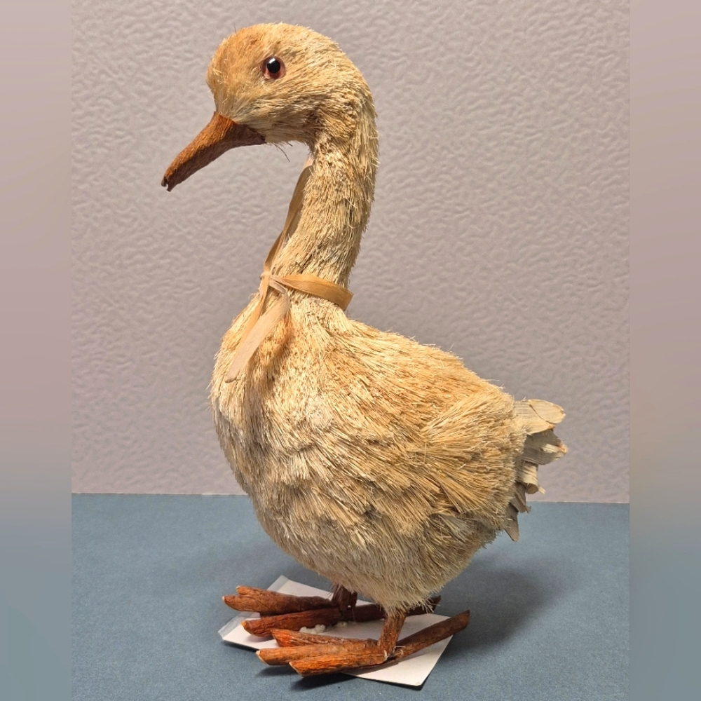 Duck/Goose - Bottle Brush, Straw, Grass - Natural Tan Color - Country /Farmhouse